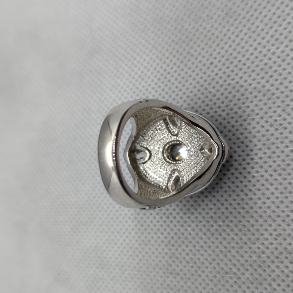 Ring 💍 - Picture 6 of 7